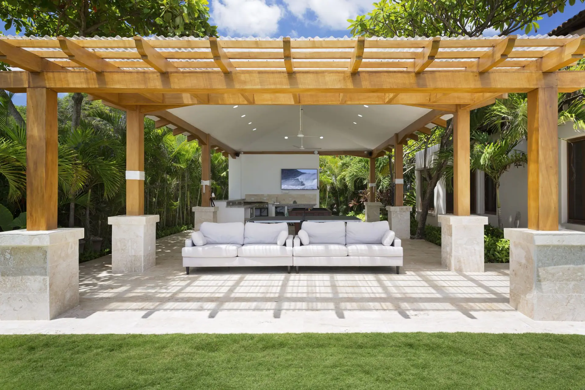 Front view of the open-air pavilion and lounge